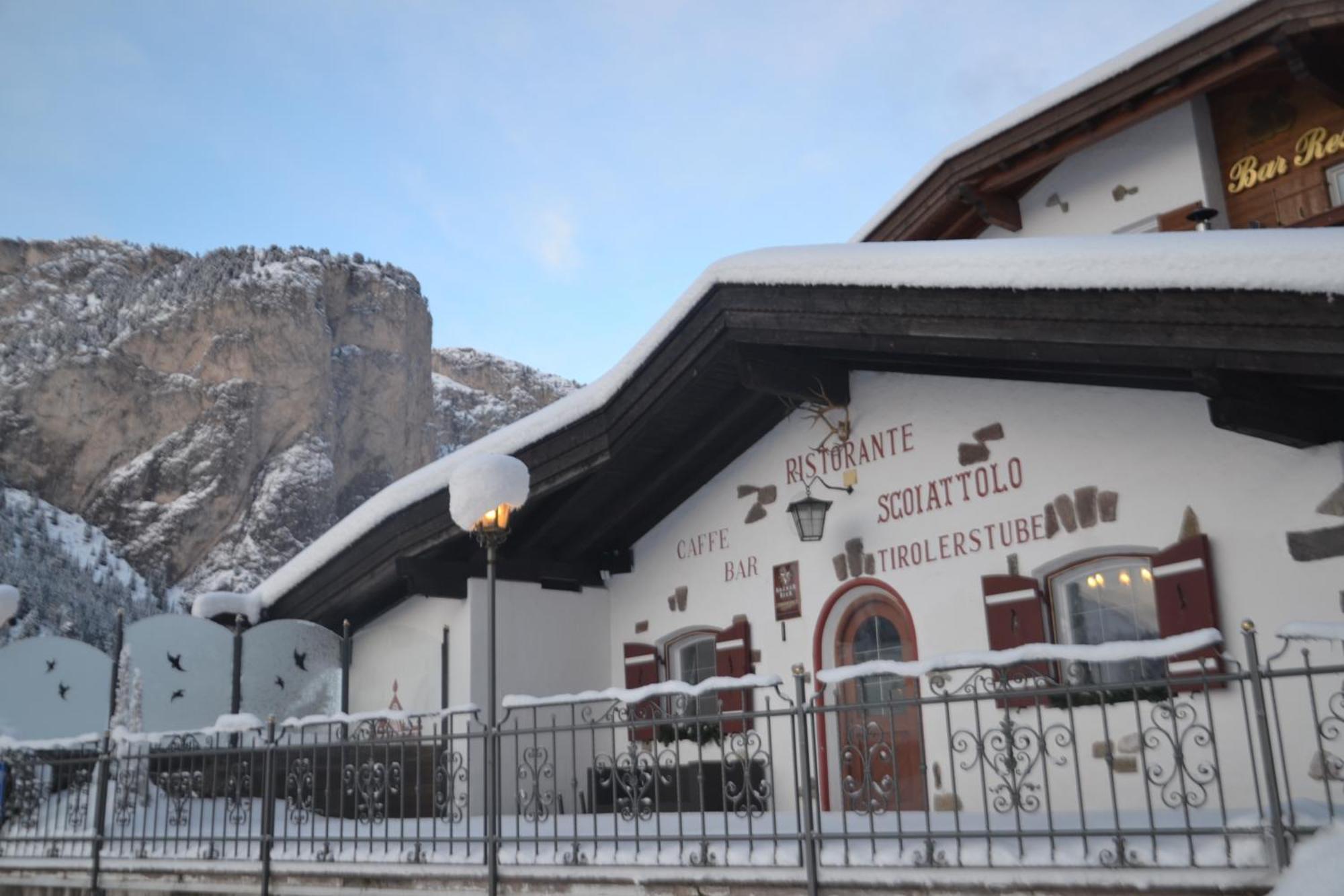 Hotel Scoiattolo Сельва-ді-Валь-Гардена Екстер'єр фото