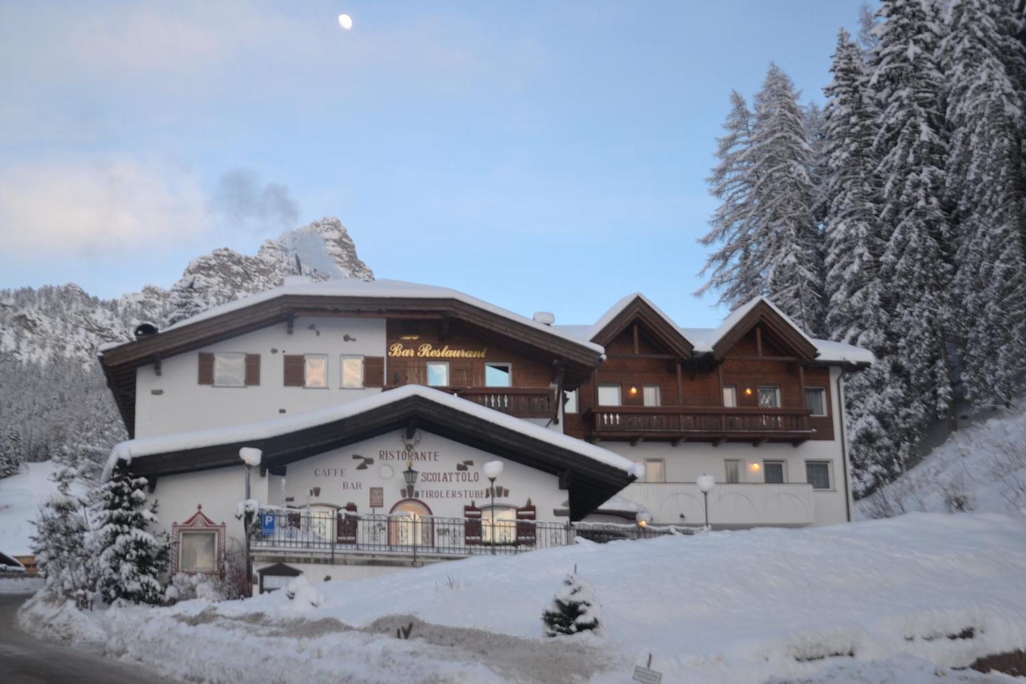 Hotel Scoiattolo Сельва-ді-Валь-Гардена Екстер'єр фото