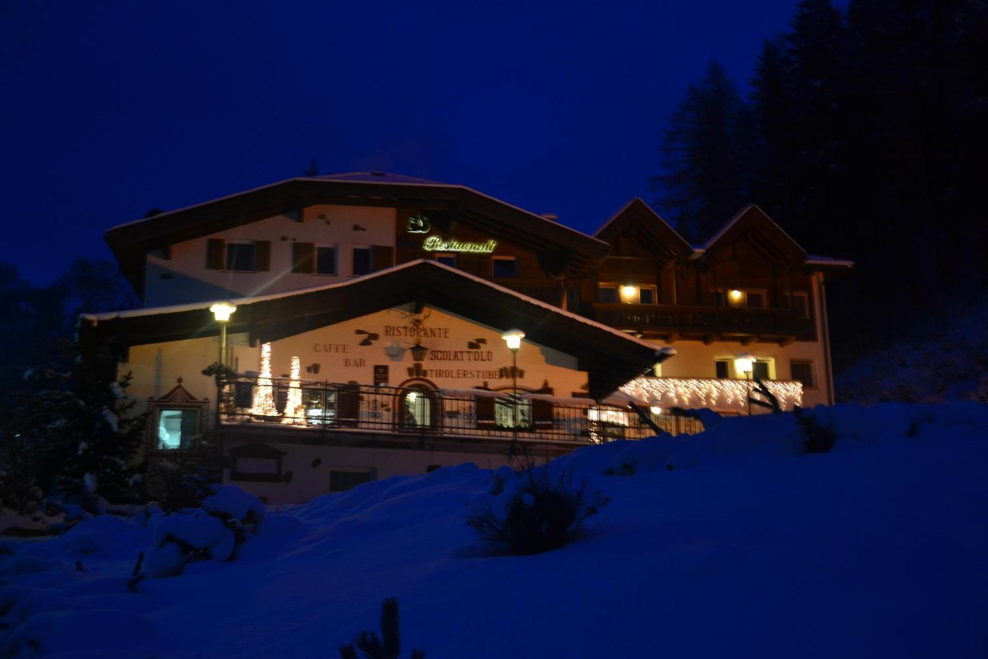 Hotel Scoiattolo Сельва-ді-Валь-Гардена Екстер'єр фото