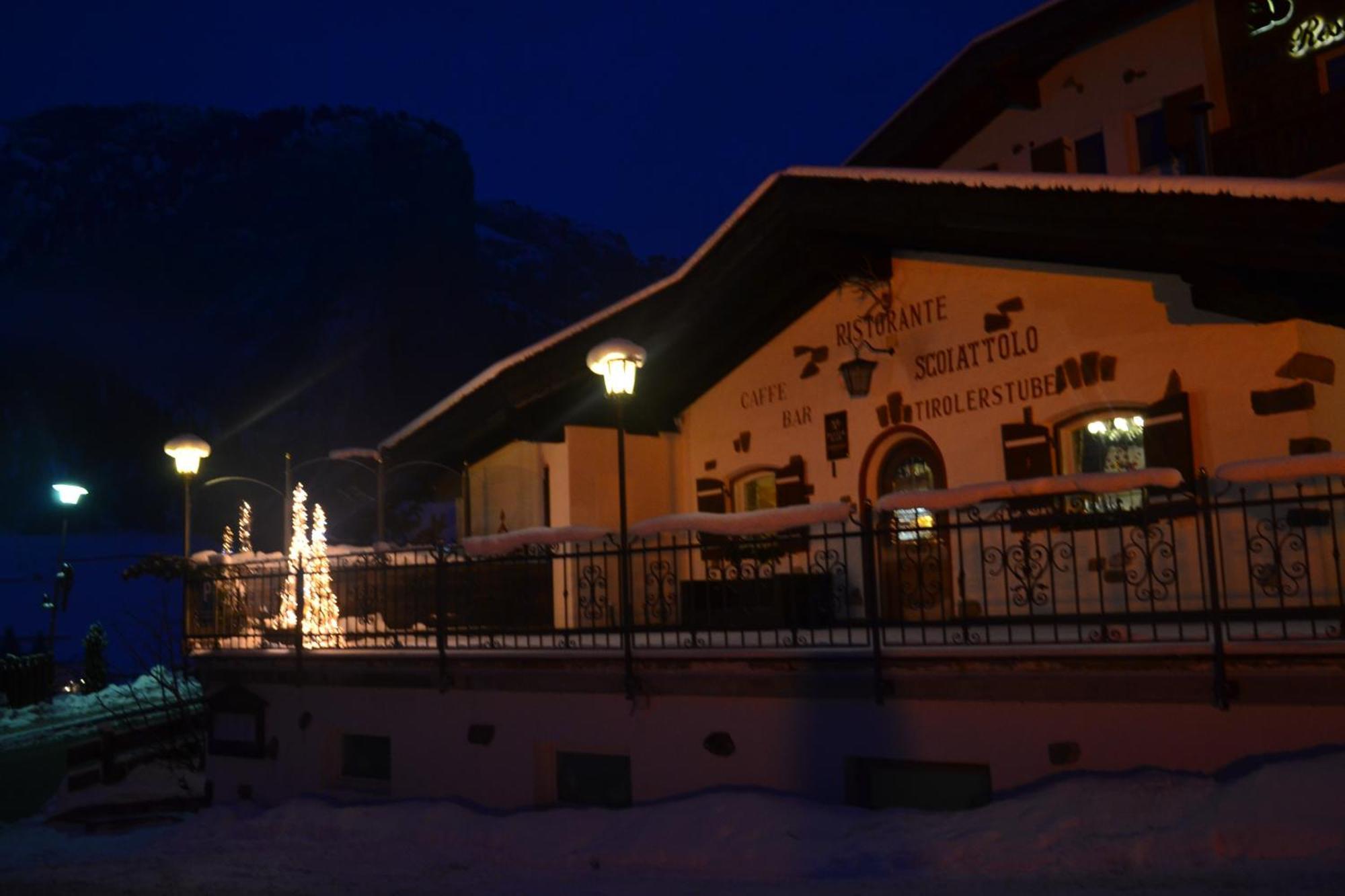 Hotel Scoiattolo Сельва-ді-Валь-Гардена Екстер'єр фото