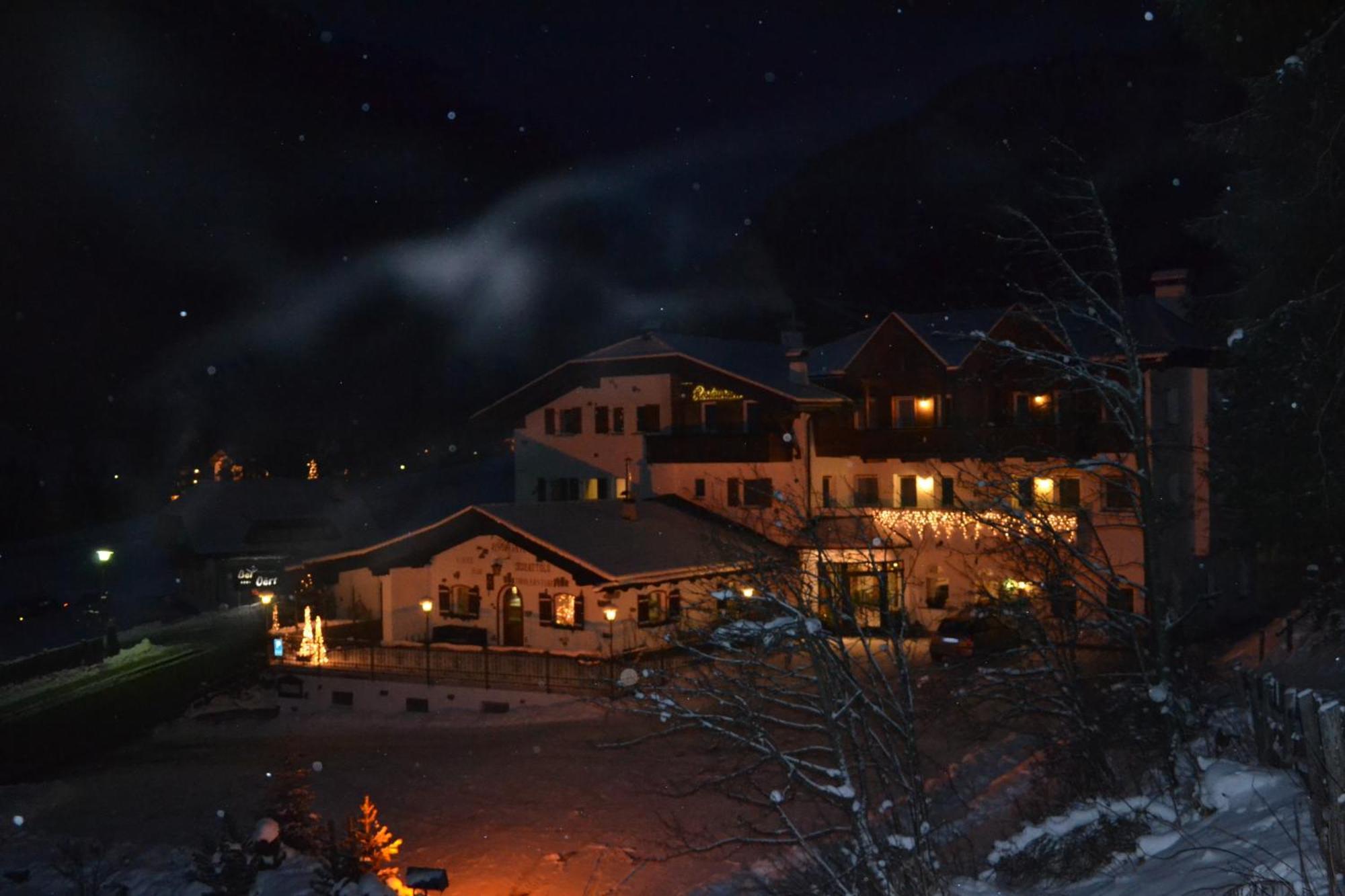 Hotel Scoiattolo Сельва-ді-Валь-Гардена Екстер'єр фото