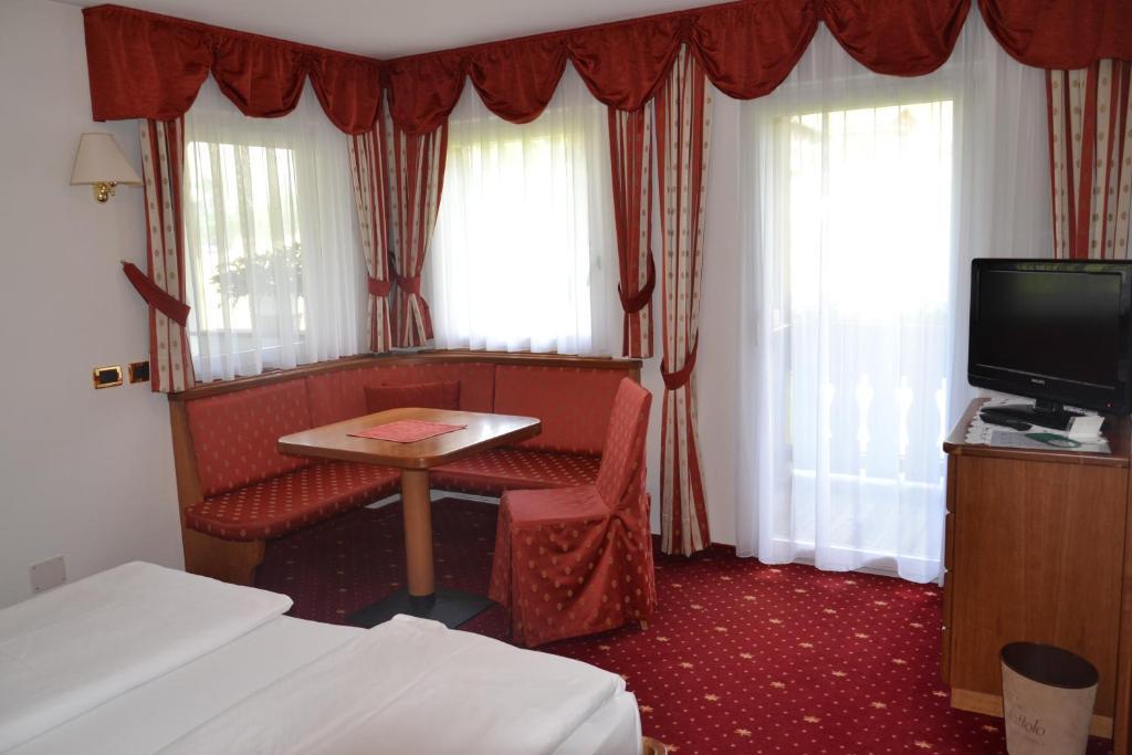 Hotel Scoiattolo Сельва-ді-Валь-Гардена Екстер'єр фото